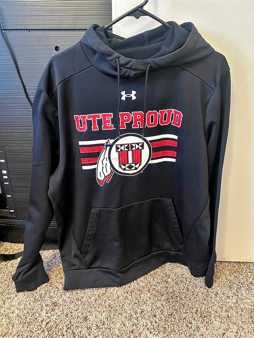 Under Armour Men's Graphic Hoodie in Black & Red Like New